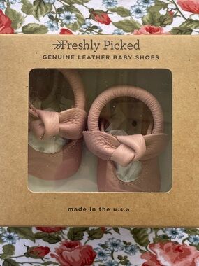 BNIB Freshly Picked Knotted Bow Leather Baby Moccasins in ‘Blush’ (size: 2)